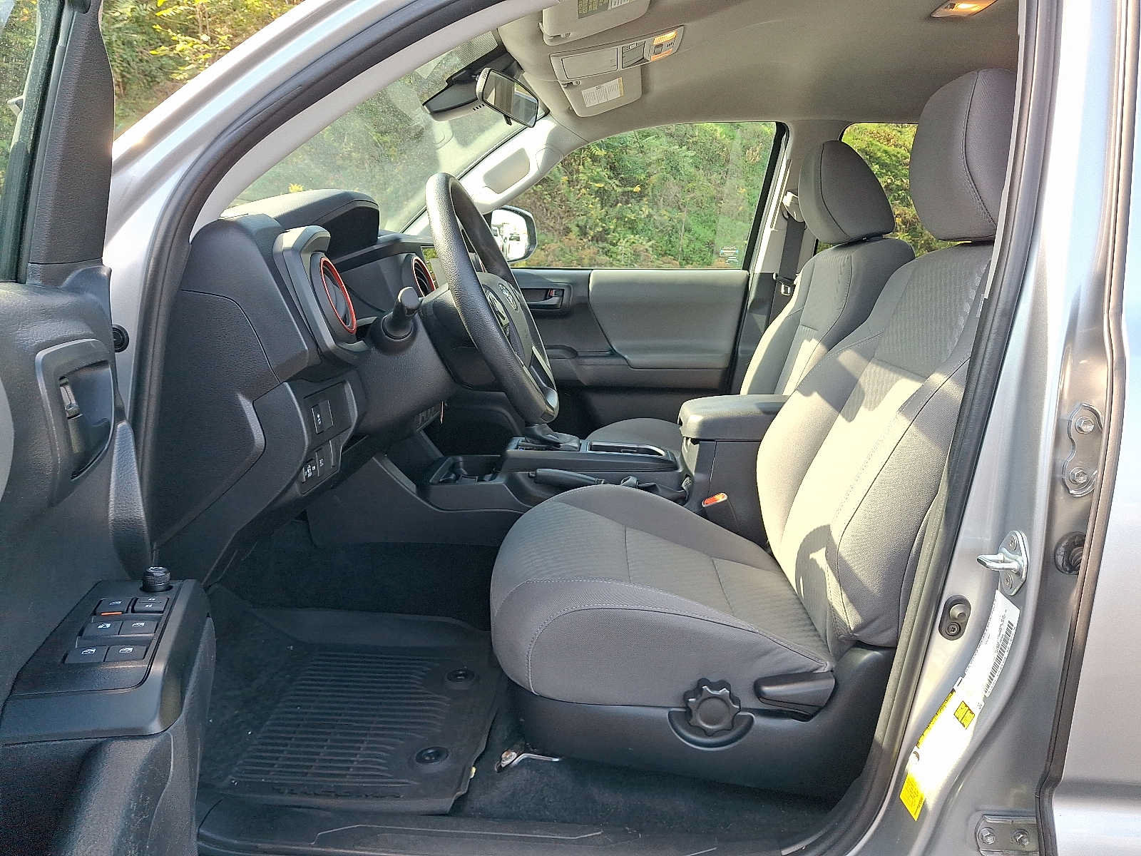 Used 2023 Toyota Tacoma SR AWD/4WD image 14
