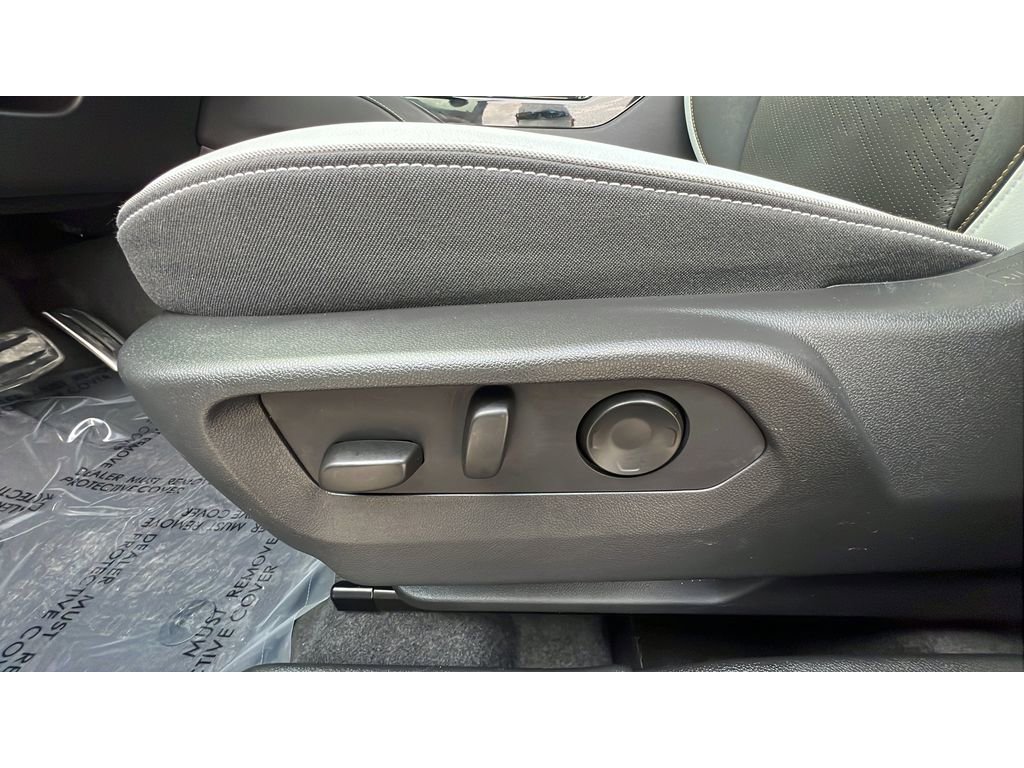 Certified 2025 Buick Envision Sport Touring image 25