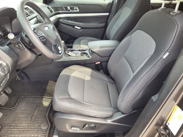 Used 2016 Ford Explorer XLT w/ Equipment Group 201A FWD image 22