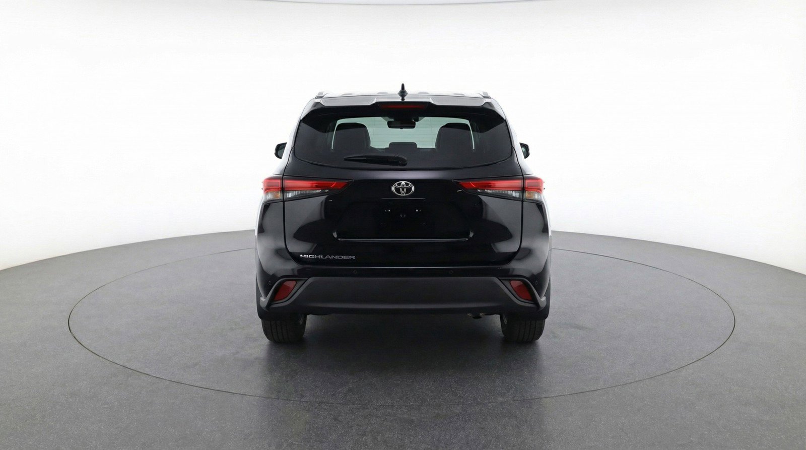Used 2025 Toyota Highlander LE FWD image 7
