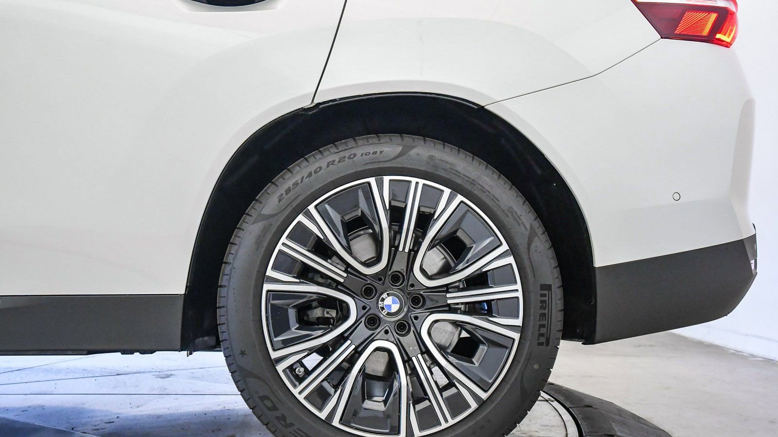 Used 2025 BMW X3 xDrive30i w/ Convenience Package image 11