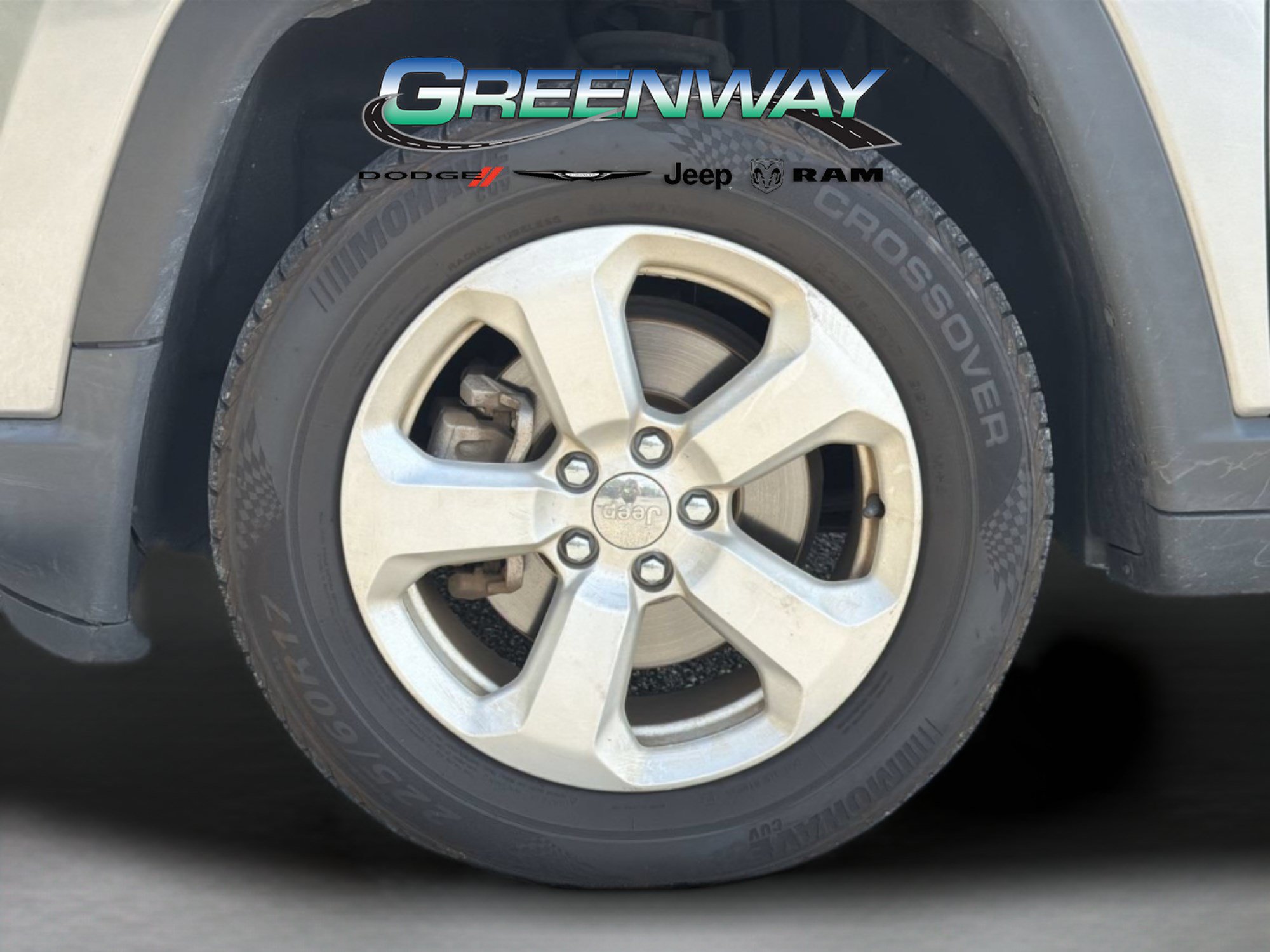 Used 2018 Jeep Compass Latitude FWD image 31