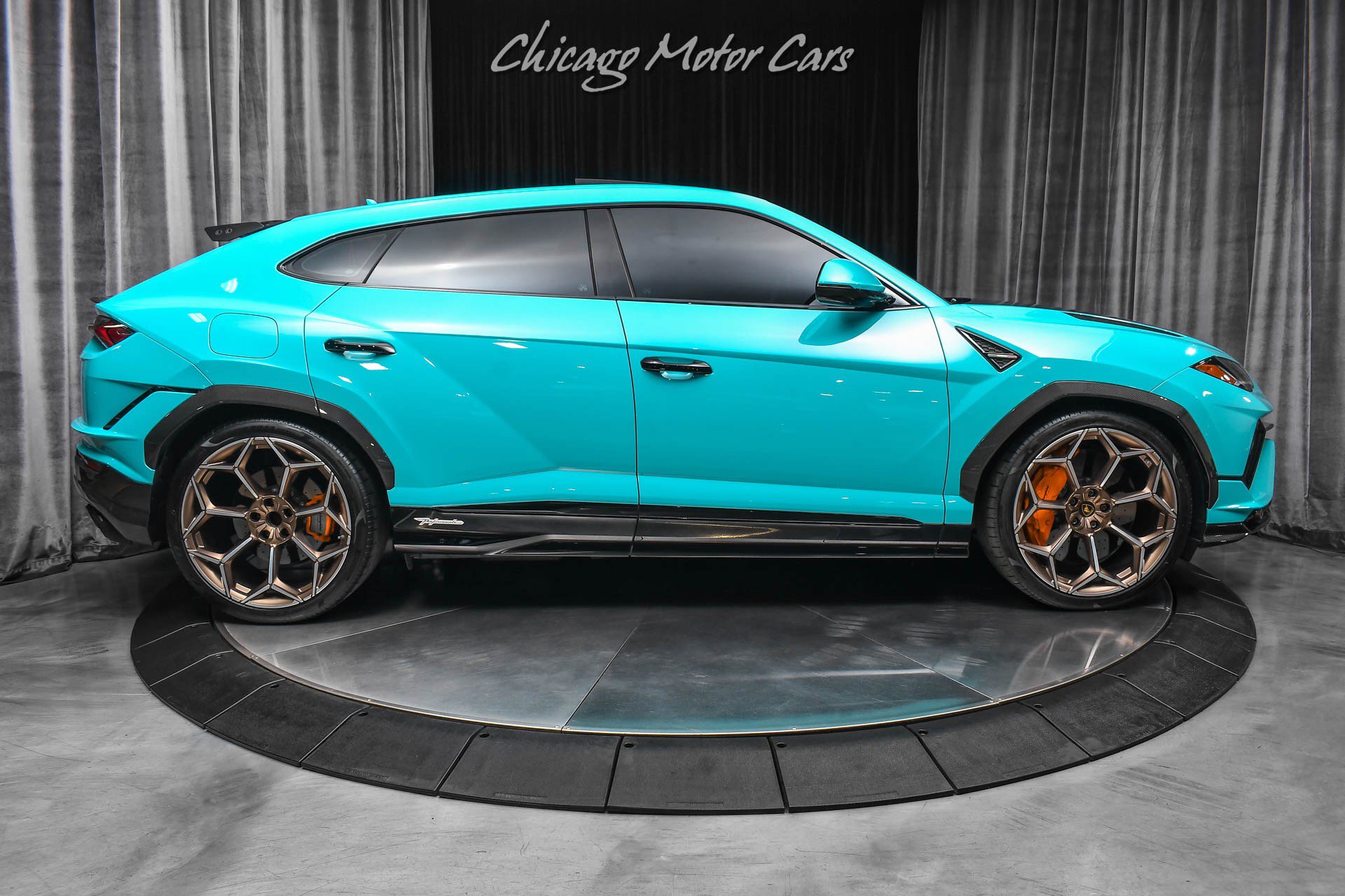Used 2024 Lamborghini Urus Performante AWD/4WD image 48