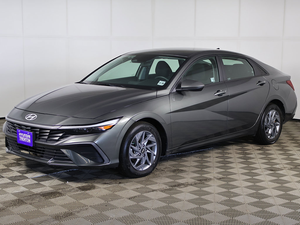 Certified 2024 Hyundai Elantra SEL FWD image 7