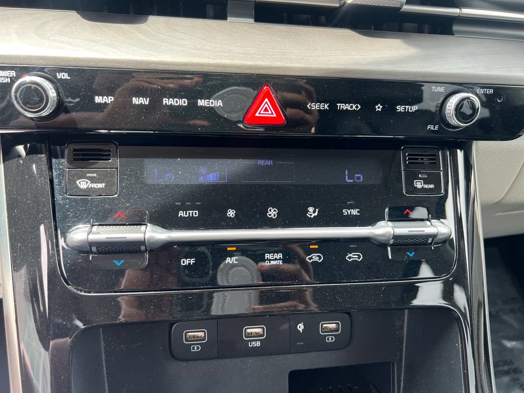 Certified 2023 Kia Carnival SX FWD image 22