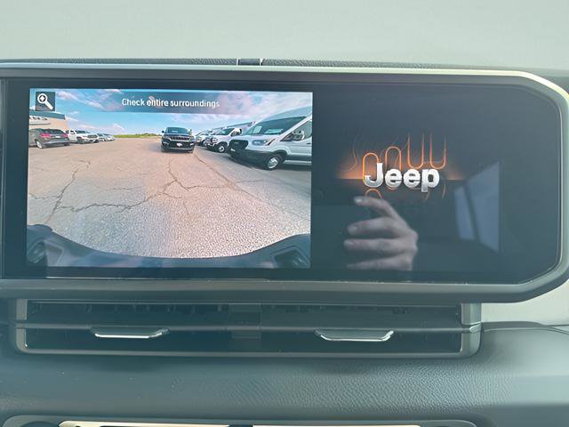 New 2025 Jeep Gladiator Sport image 14