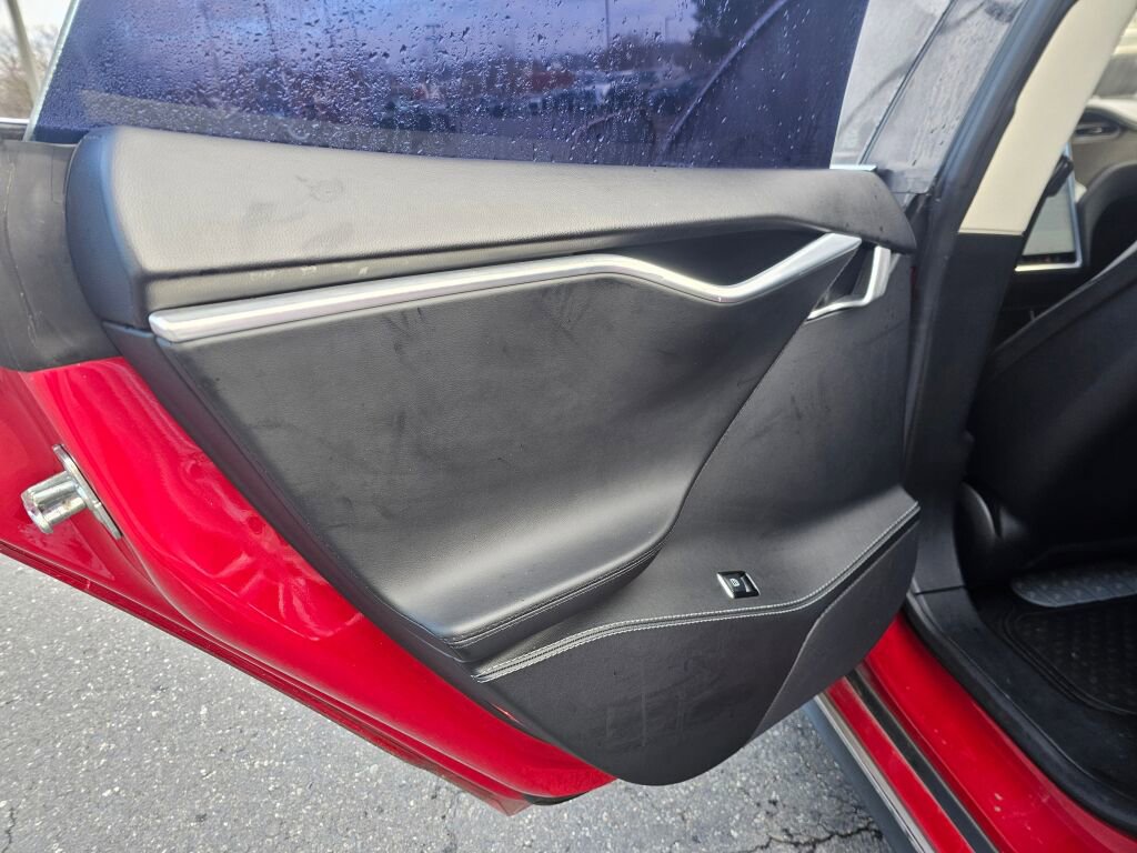 Used 2014 Tesla Model S 60 image 19