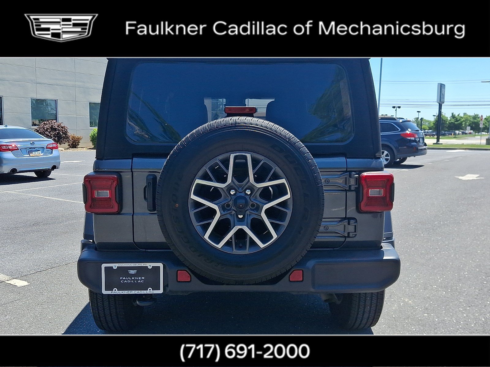 Used 2024 Jeep Wrangler Unlimited Sahara w/ Technology Group AWD/4WD image 5