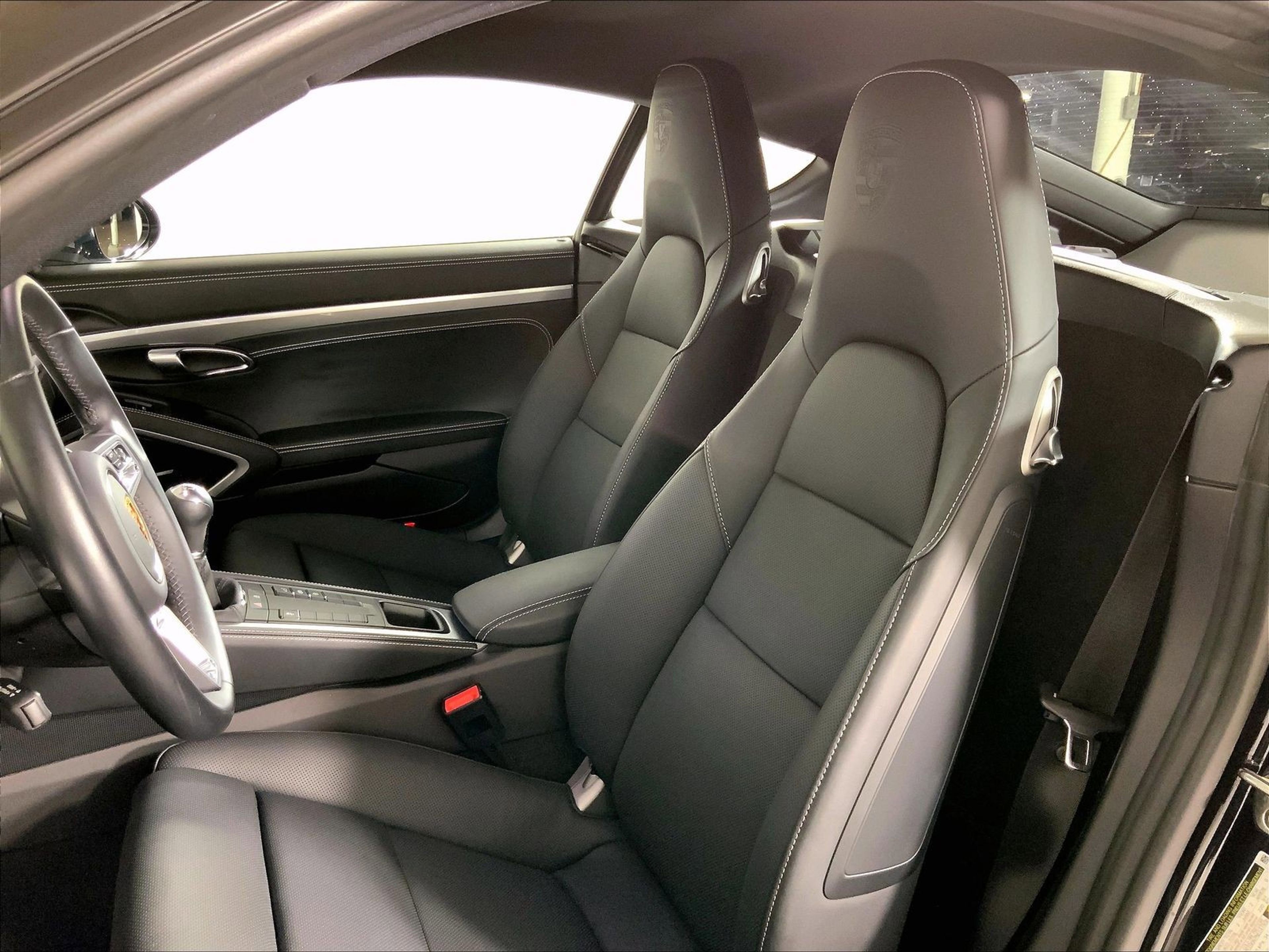 Certified 2025 Porsche 718 Cayman RWD image 5