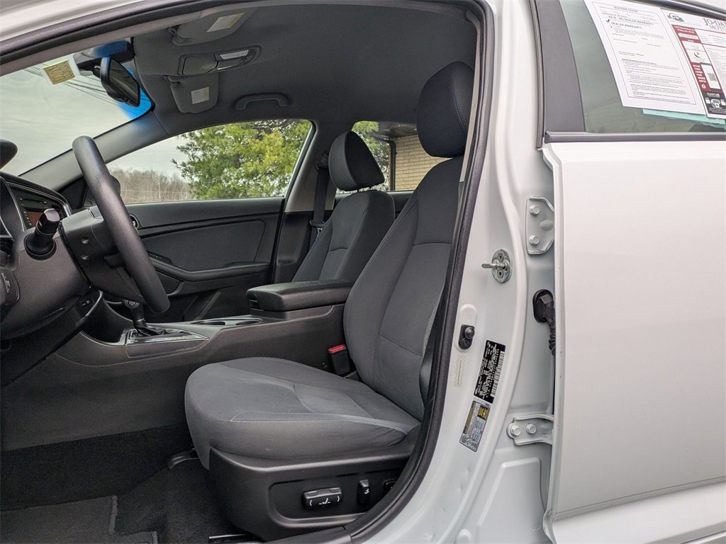 Used 2015 Kia Optima LX w/ LX Convenience Package image 12