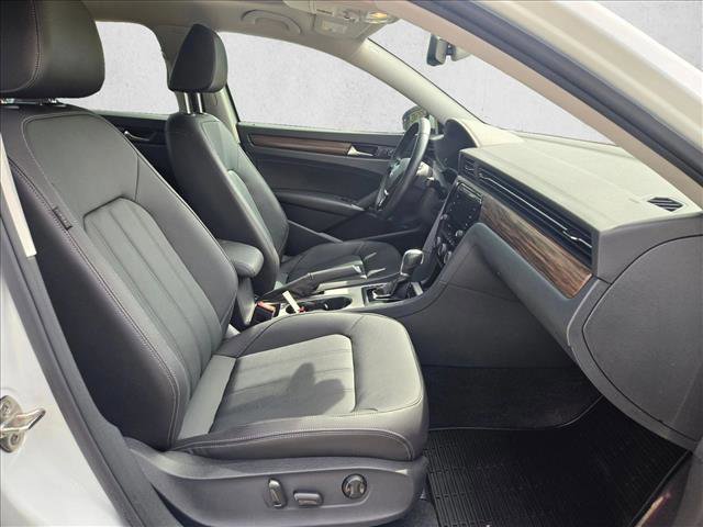 Used 2020 Volkswagen Passat 2.0T SEL FWD image 21