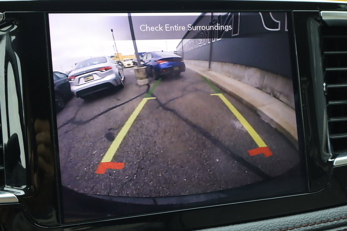 Used 2020 Chrysler Pacifica Limited image 12