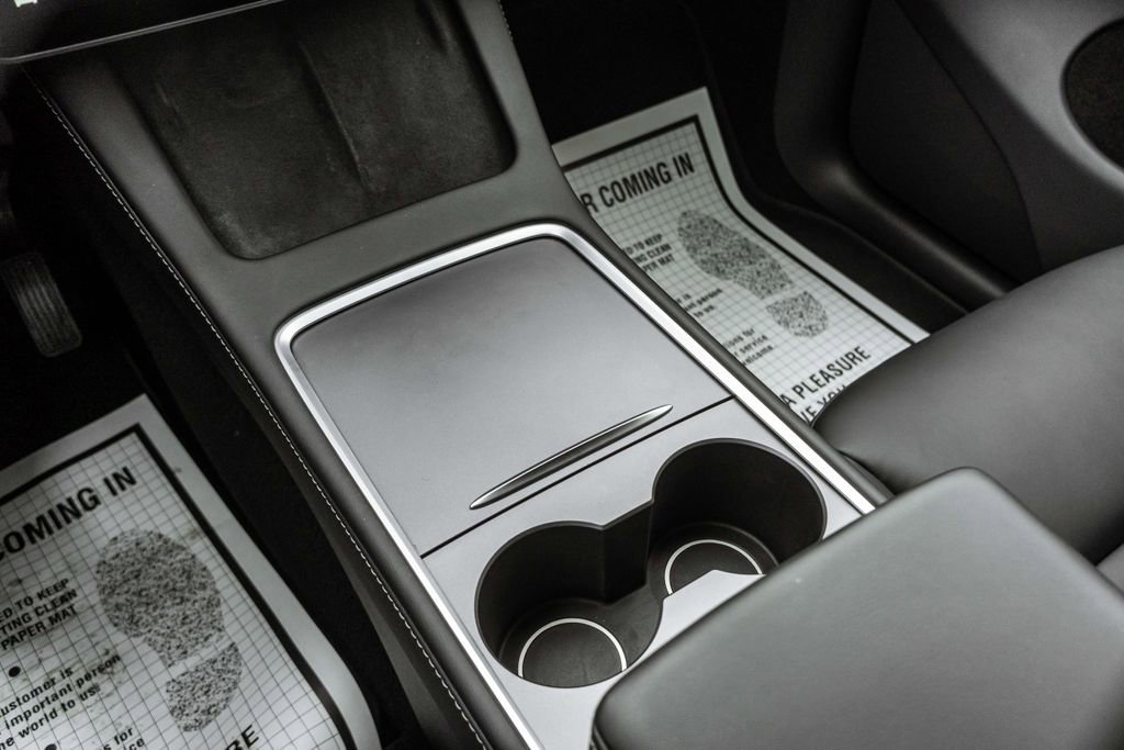 Used 2023 Tesla Model Y Long Range image 16