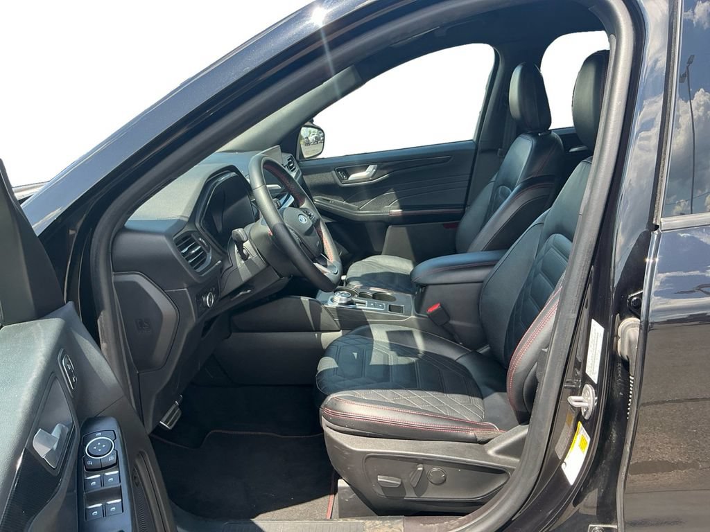 Certified 2023 Ford Escape ST-Line Elite w/ Premium Technology Package AWD/4WD image 14