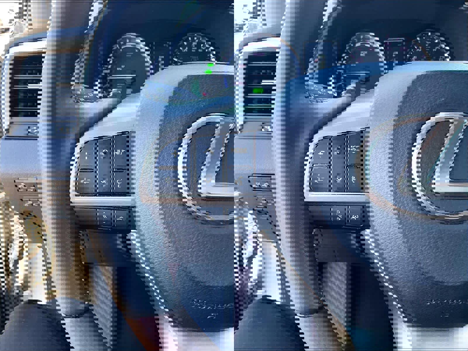 Used 2022 Lexus RX 450h AWD w/ Premium Package image 20