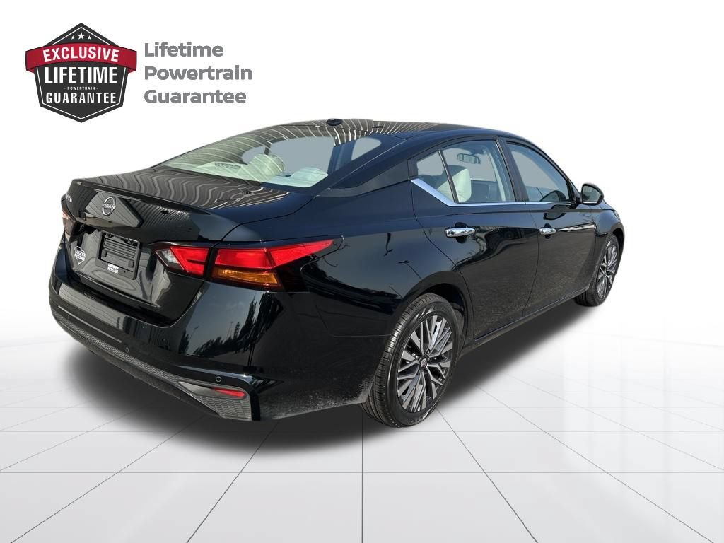 Certified 2025 Nissan Altima 2.5 SV FWD image 5