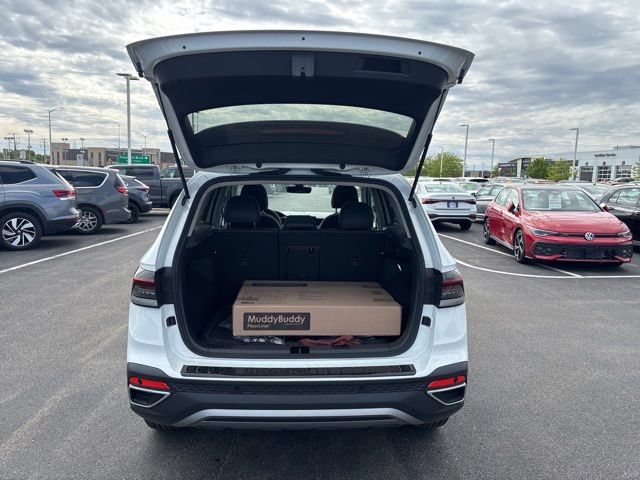 New 2026 Volkswagen Taos SE AWD/4WD image 40