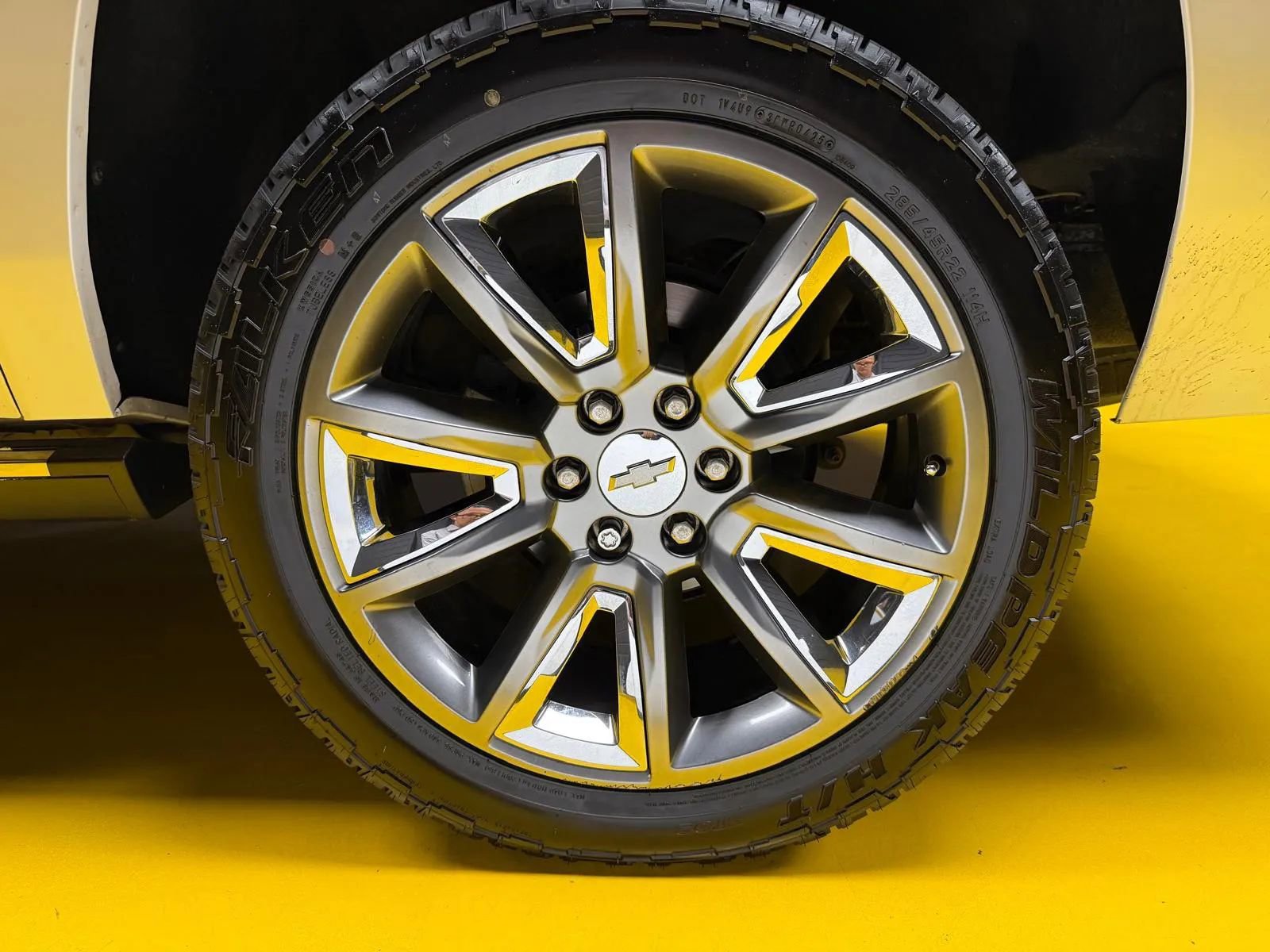 Used 2016 Chevrolet Suburban LTZ AWD/4WD image 13