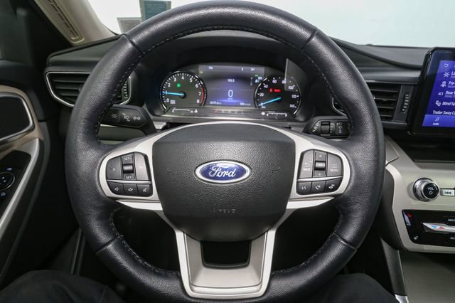 Used 2023 Ford Explorer XLT w/ Equipment Group 202A AWD/4WD image 29