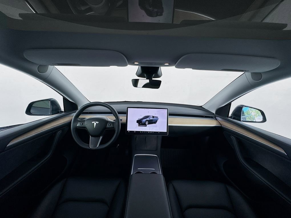 Used 2024 Tesla Model Y Long Range image 32