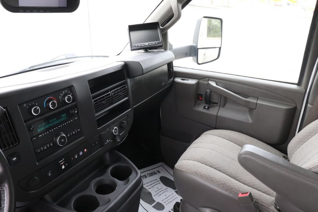 Used 2021 Chevrolet Express 4500 Extended w/ Power Convenience Package RWD image 12