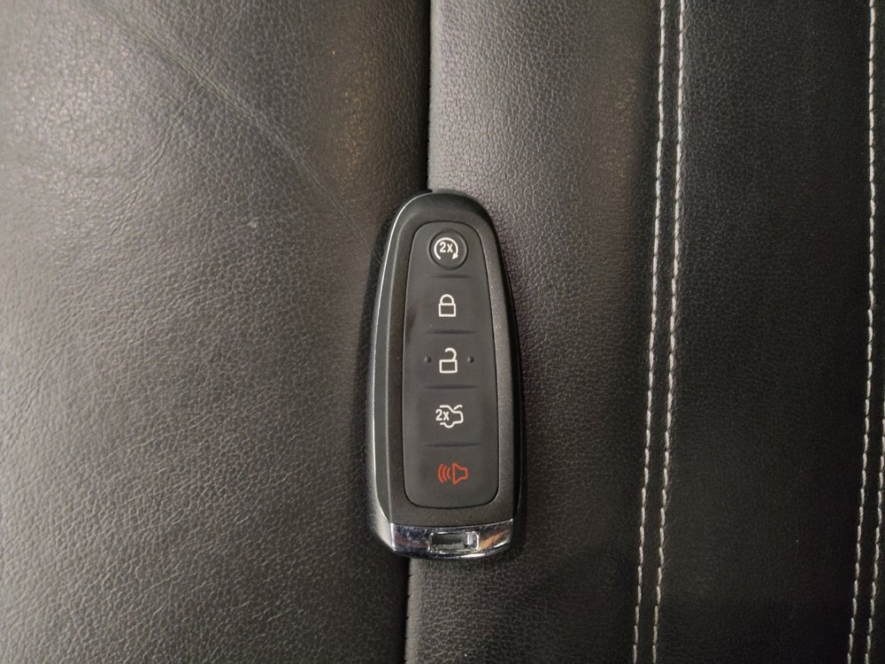 Used 2018 Ford Escape Titanium w/ Ford Safe & Smart Package image 32