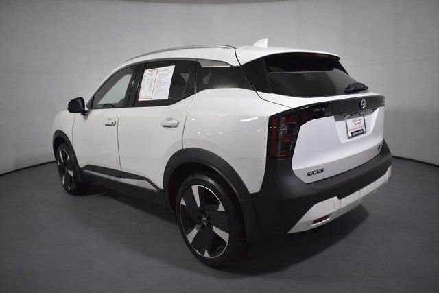 Certified 2025 Nissan Kicks SR image 6
