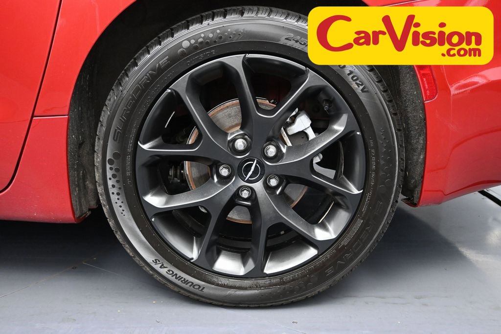 Used 2025 Chrysler Pacifica Limited image 10