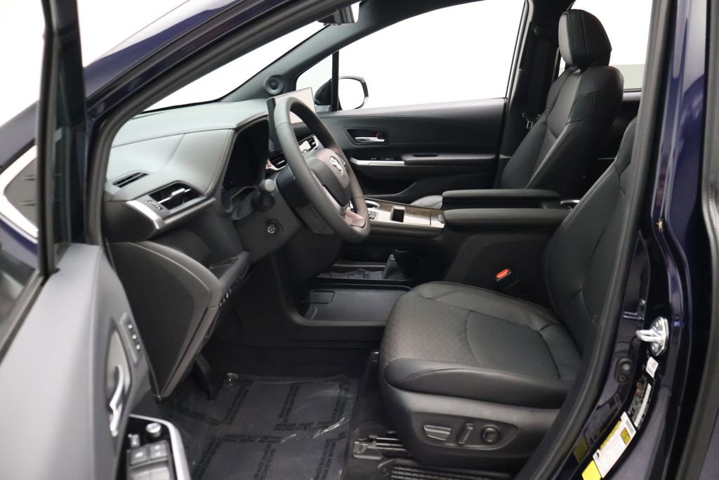 Certified 2025 Toyota Sienna Platinum image 14