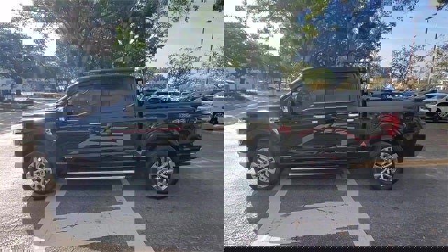 Used 2025 Ford F150 Lariat w/ Equipment Group 501A Mid image 39