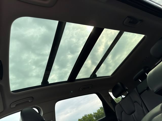 Used 2022 Kia Sorento S w/ Panoramic Sunroof Package AWD/4WD image 24