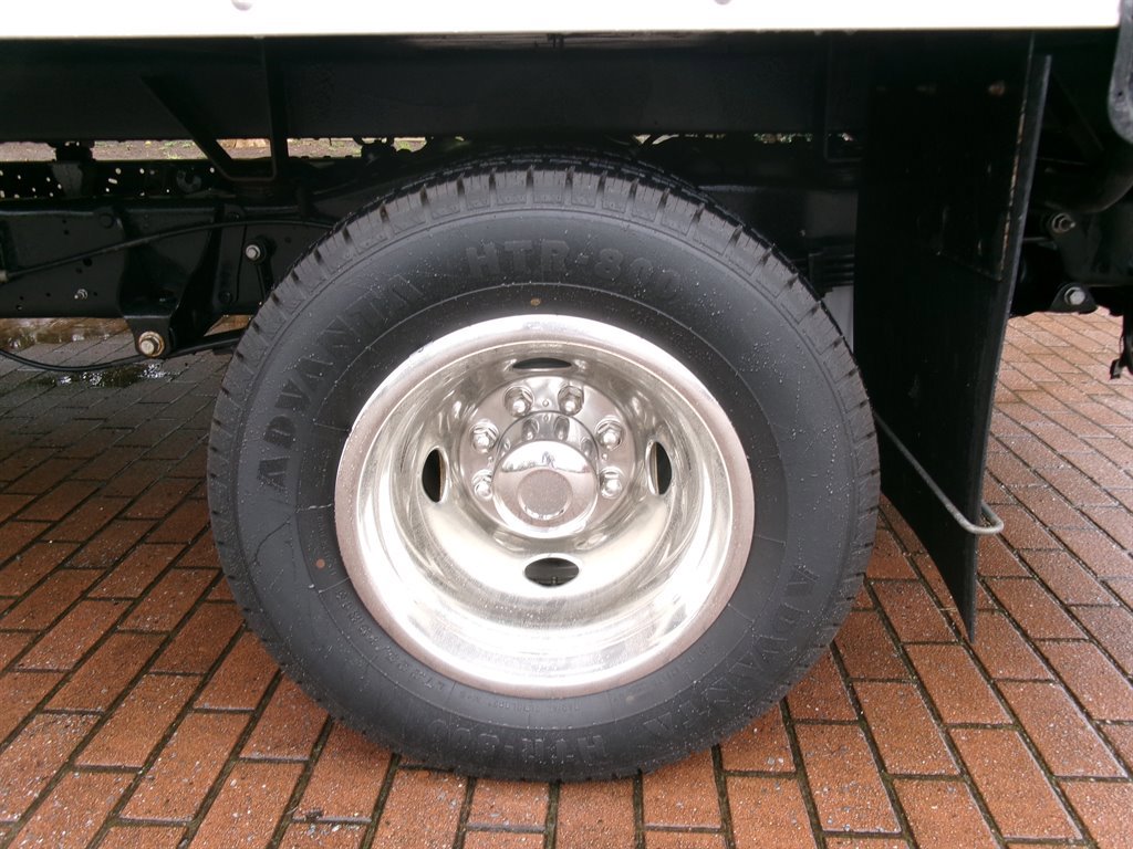 Used 2017 Ford E-350 and Econoline 350 Super Duty RWD image 18