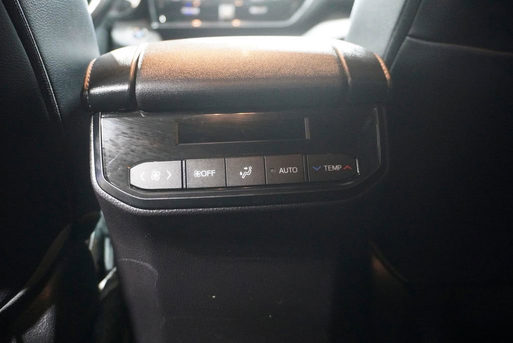 Used 2023 Toyota Highlander XSE image 11