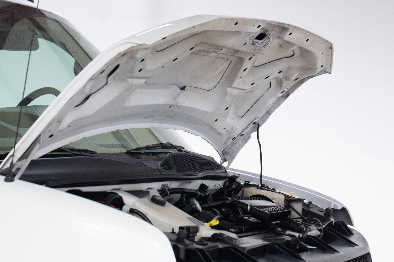 Used 2017 Chevrolet Express 2500 image 63