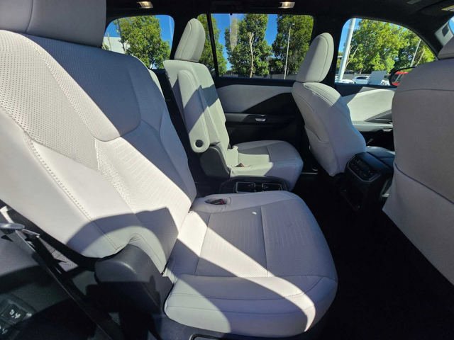 Certified 2025 Lexus TX 350 FWD w/ Technology Package image 12