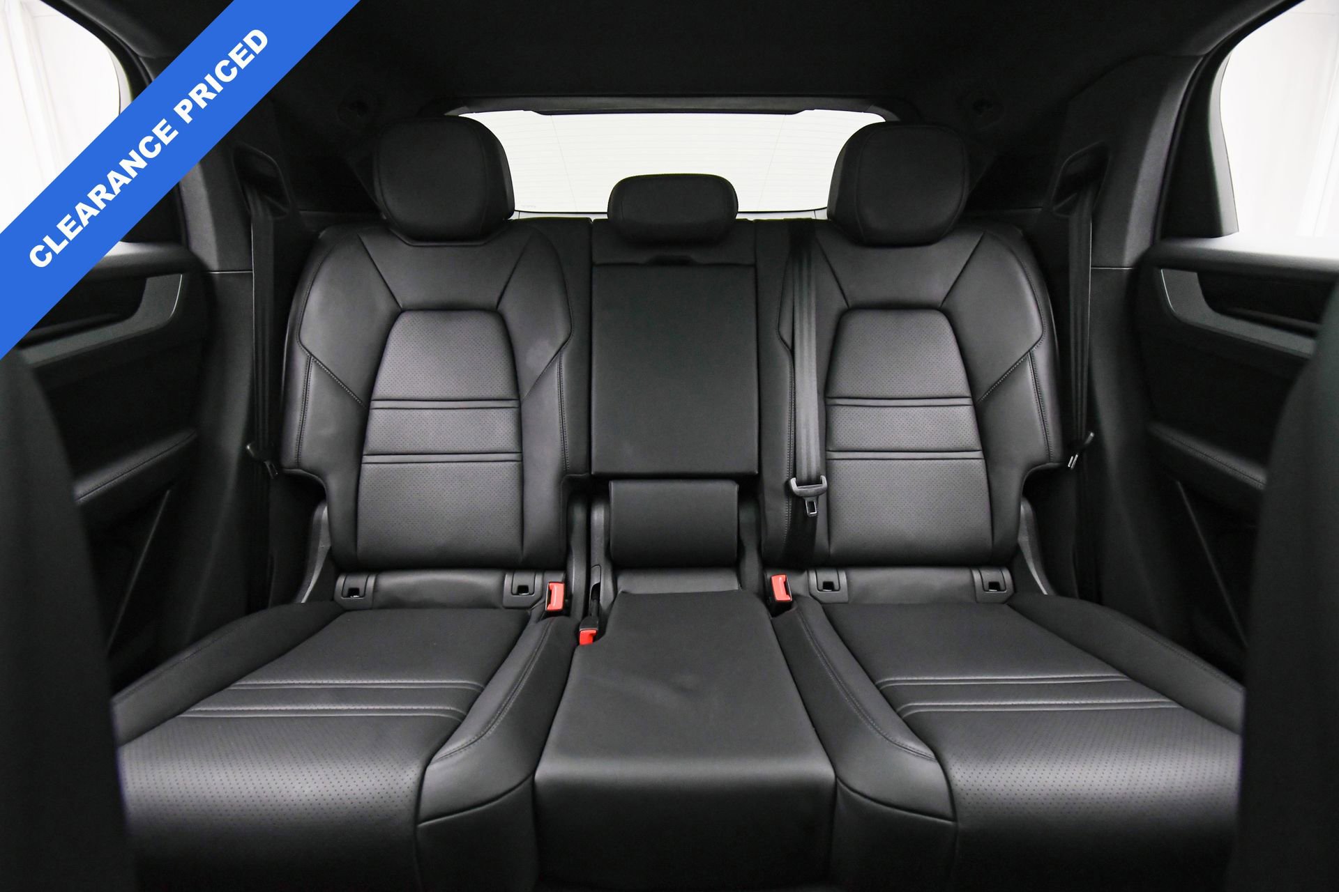 Used 2024 Porsche Cayenne Coupe image 16