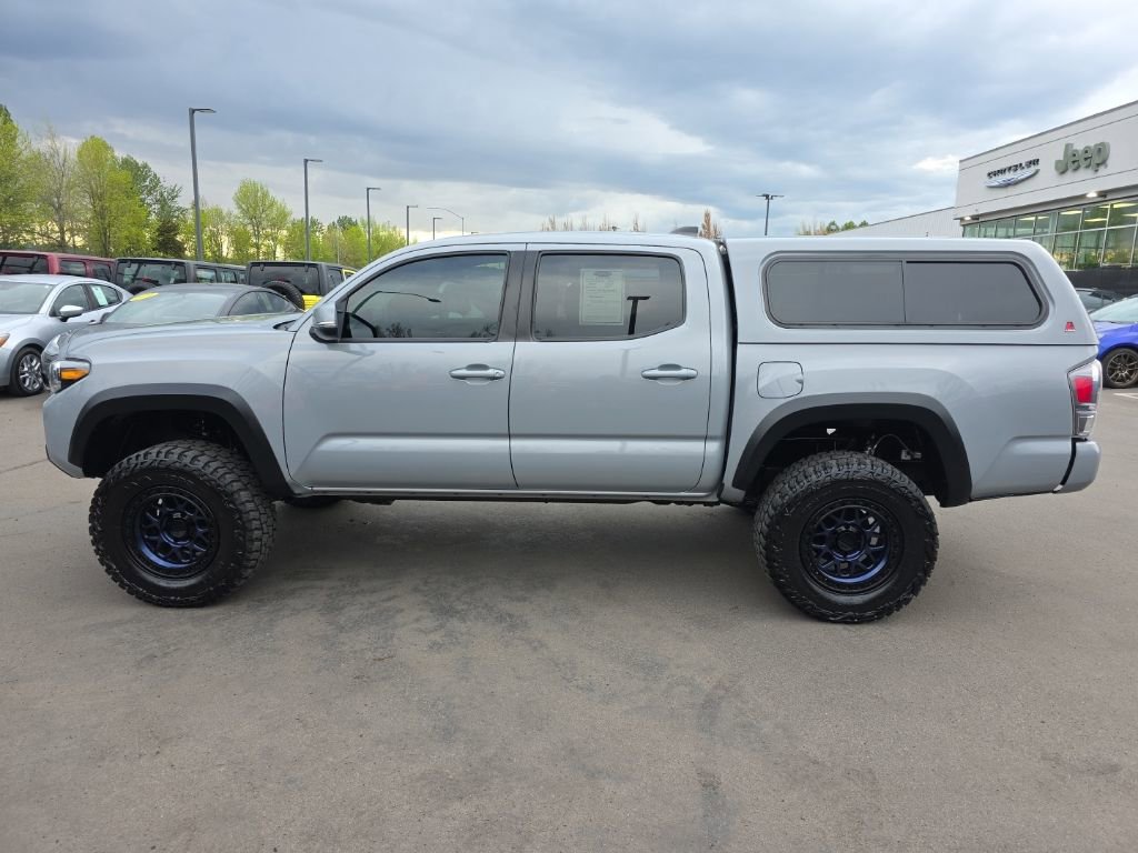 Used 2020 Toyota Tacoma TRD Off-Road w/ Technology Package image 2