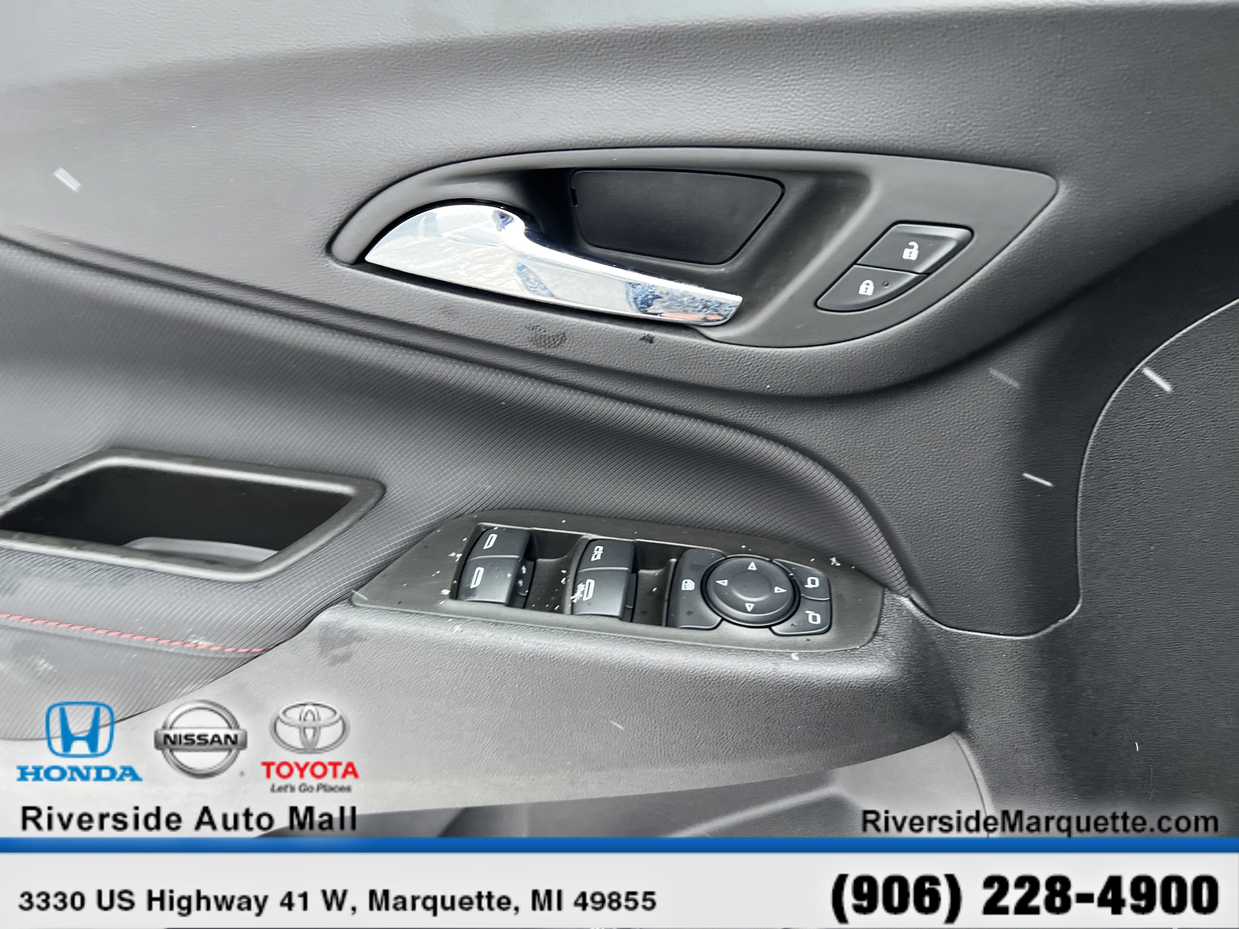 Used 2024 Chevrolet Equinox RS w/ RS Leather Package image 25