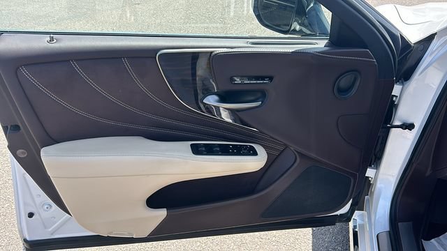 Used 2018 Lexus LS 500 w/ Interior Upgrade Package RWD image 16