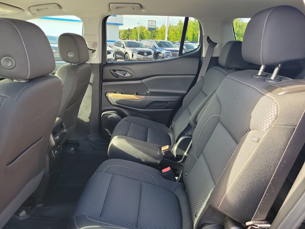 Used 2023 GMC Acadia SLE w/ Driver Convenience Package FWD image 30