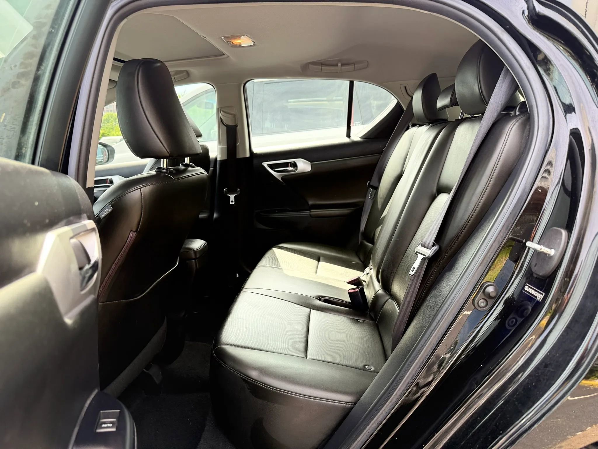 Used 2012 Lexus CT 200h Premium w/ Premium Audio Pkg FWD image 27