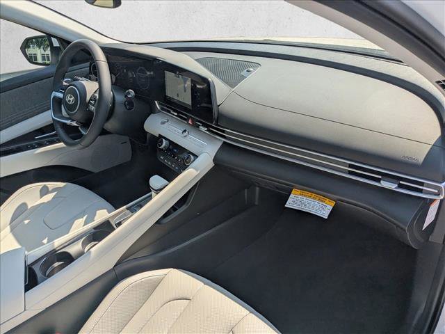 New 2025 Hyundai Elantra Limited image 24