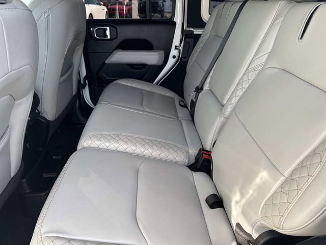 Used 2021 Jeep Wrangler Unlimited Sahara image 32