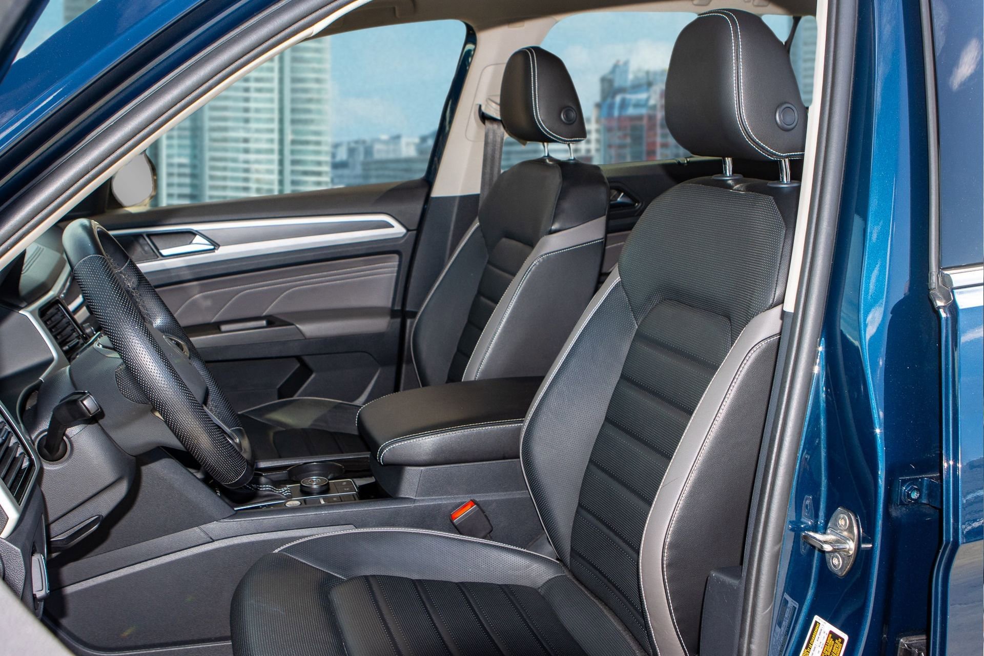 Used 2022 Volkswagen Atlas SEL Premium image 17