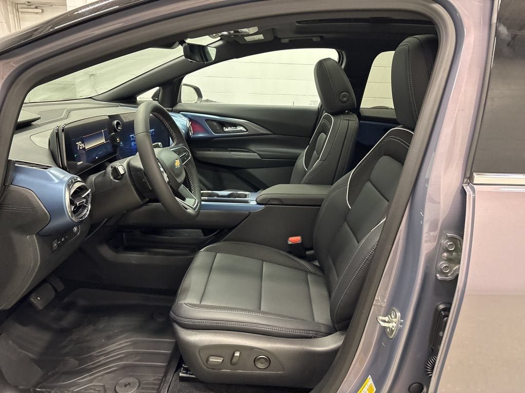 New 2026 Chevrolet Equinox EV LT w/ Convenience Package II AWD/4WD image 9
