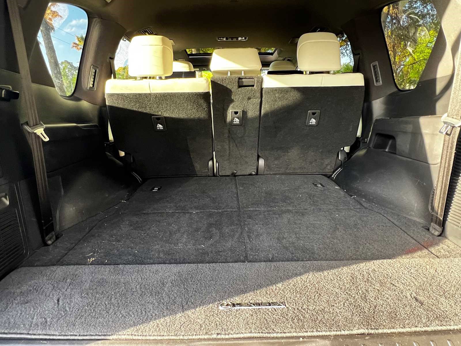 Used 2022 Lexus LX 600 4WD w/ Appearance Package image 51