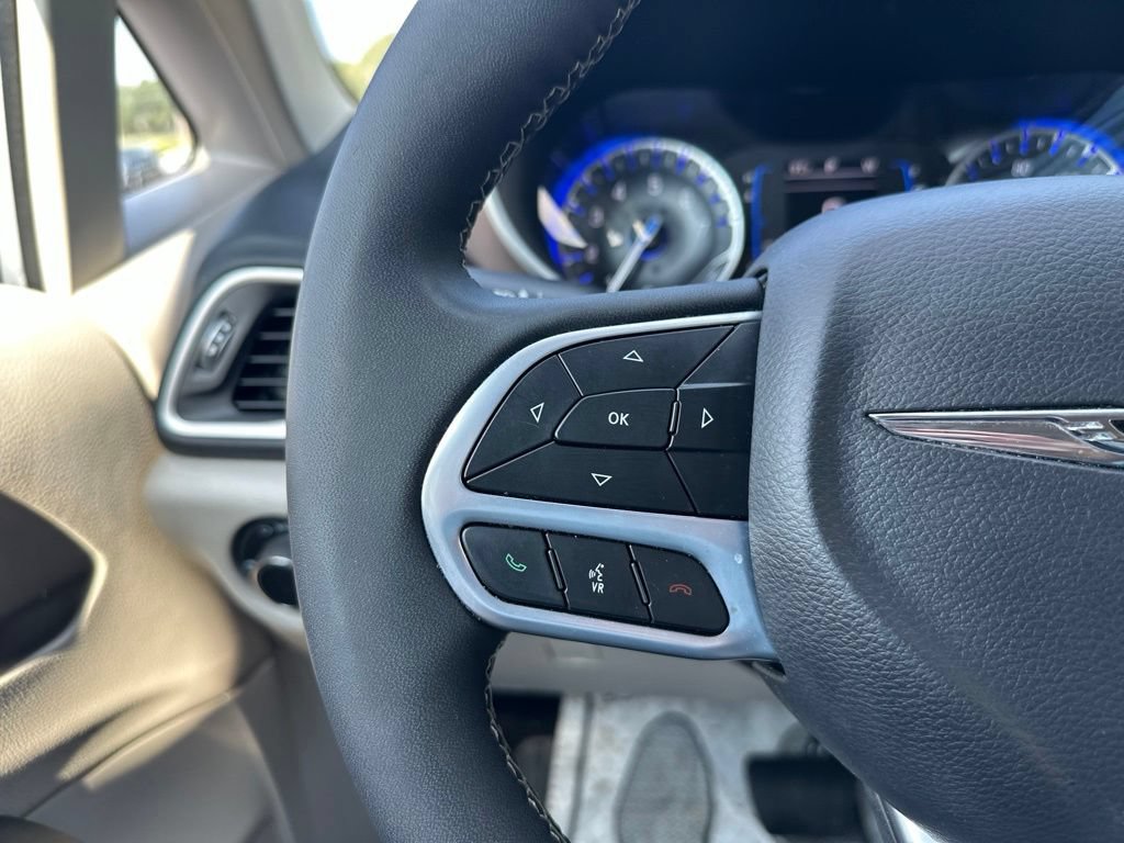 Used 2023 Chrysler Voyager LX FWD image 21
