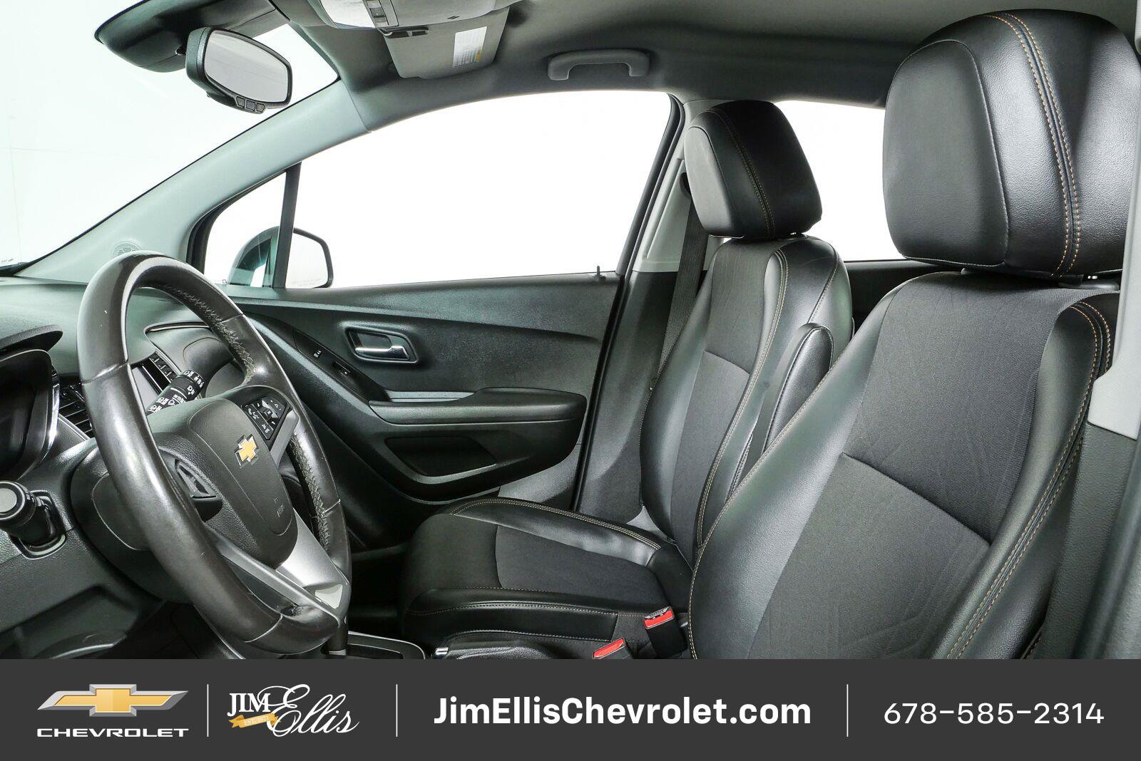 Certified 2020 Chevrolet Trax LT w/ LT Convenience Package AWD/4WD image 5