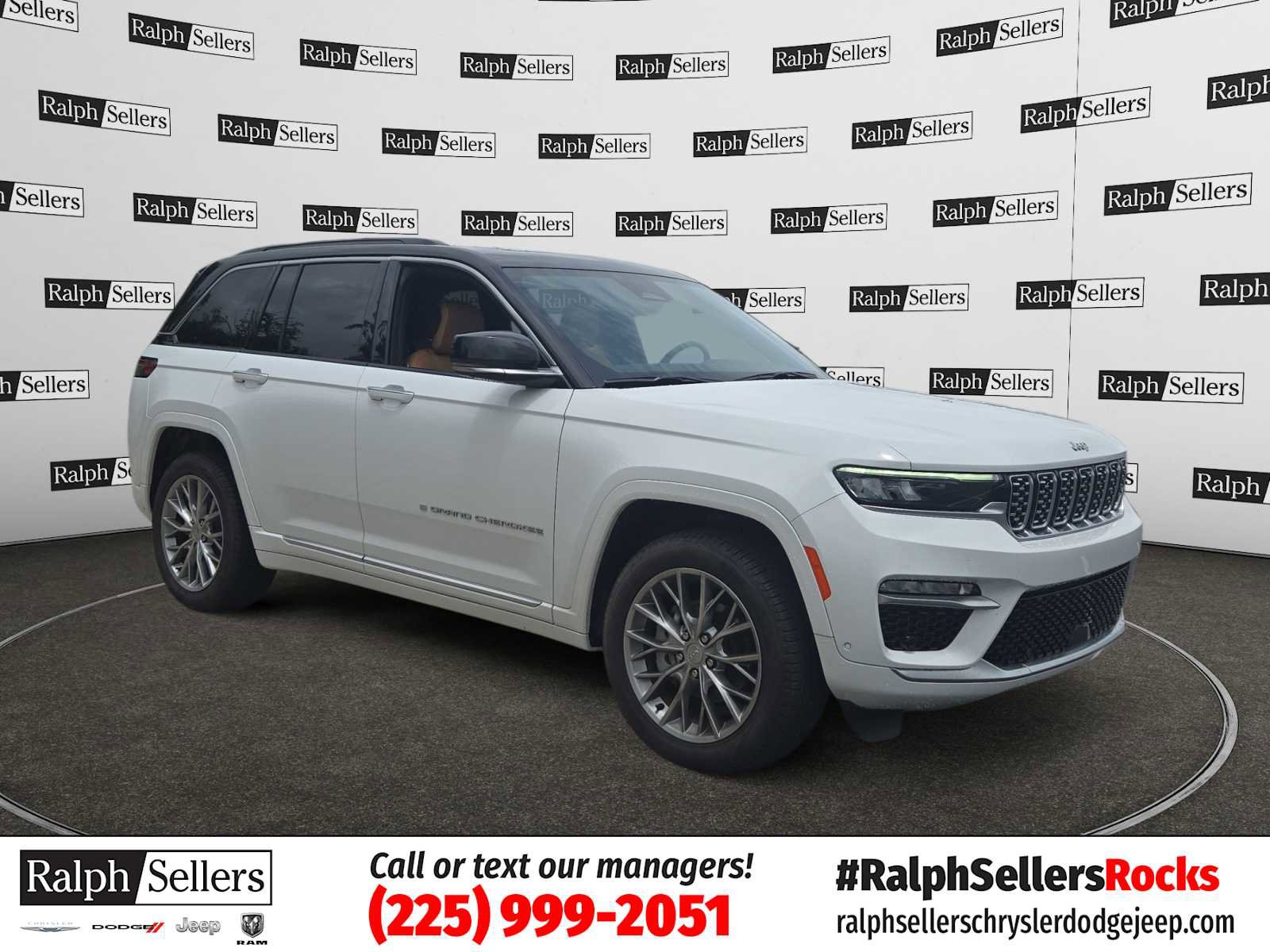 Used 2025 Jeep Grand Cherokee Summit AWD/4WD image 1
