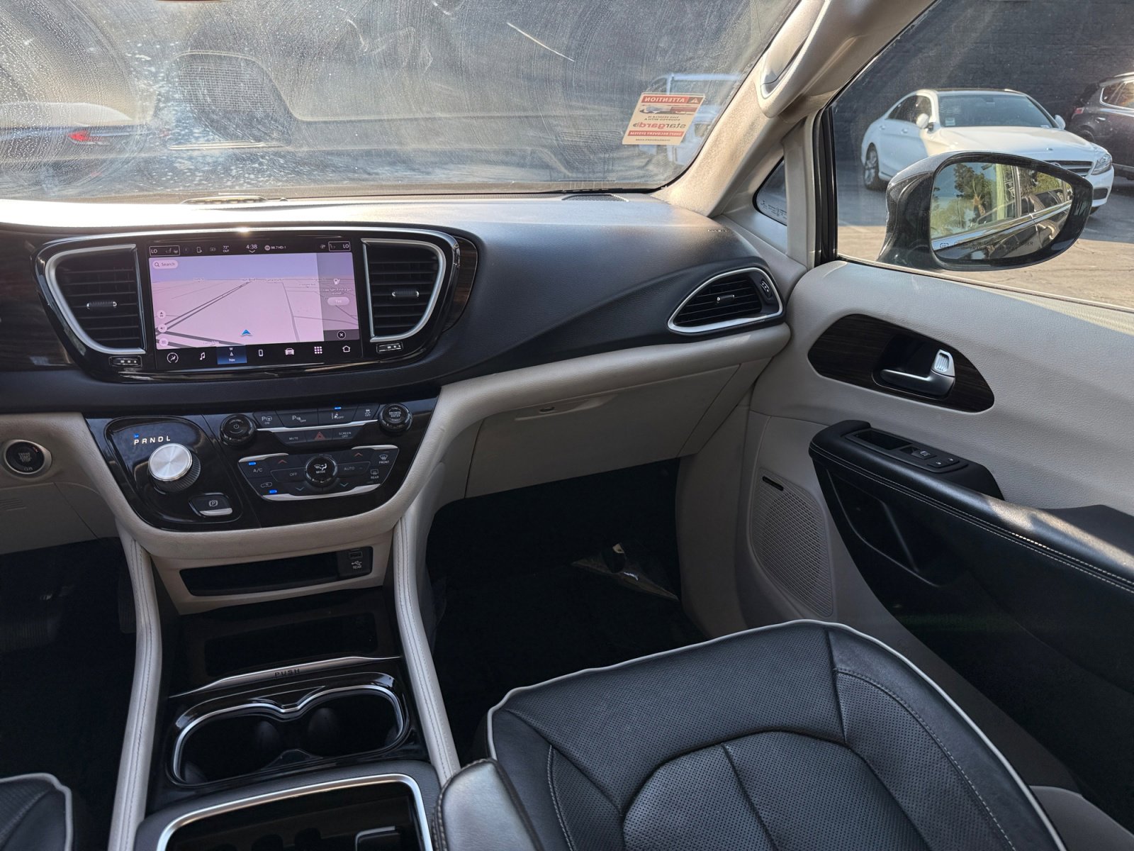 Used 2022 Chrysler Pacifica Limited w/ Uconnect Theater Family Group image 25